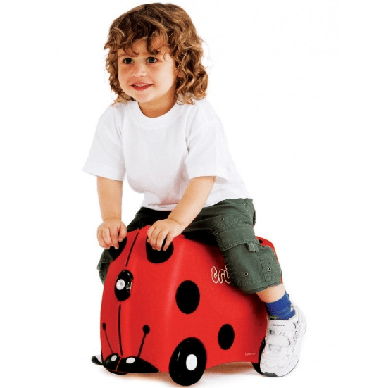 Dieťa sa vozí na kufri Trunki Harley Lienka
